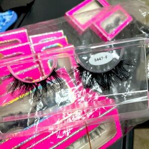 Fluffy beautiful lash